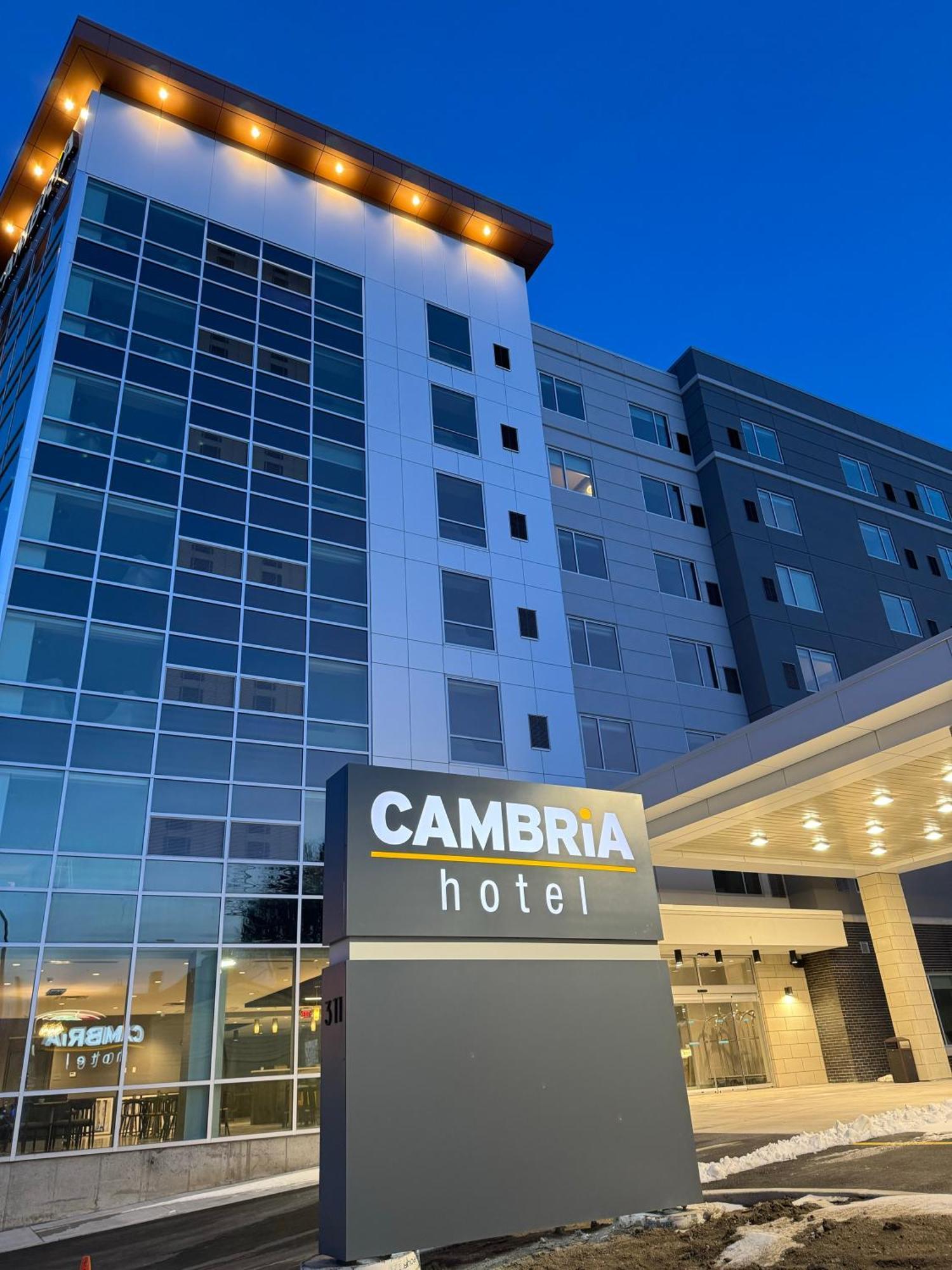 Cambria Hotel Niagara Falls Exterior photo